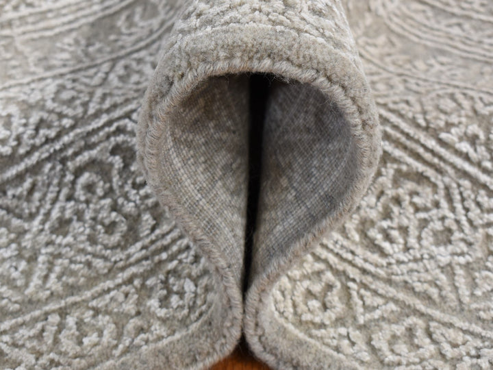 5'9" x 9'0" New Hand Loomed Grey Wool & Silk Rectangle Oriental Rug - MOA10280978