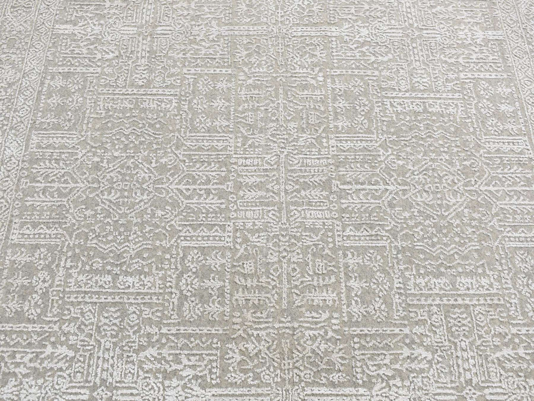 5'9" x 9'0" New Hand Loomed Grey Wool & Silk Rectangle Oriental Rug - MOA10280978