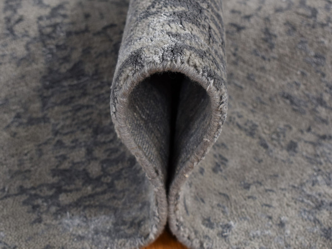 6'0" x 9'0" New Hand Loomed Grey Wool & Silk Rectangle Oriental Rug - MOA10280998