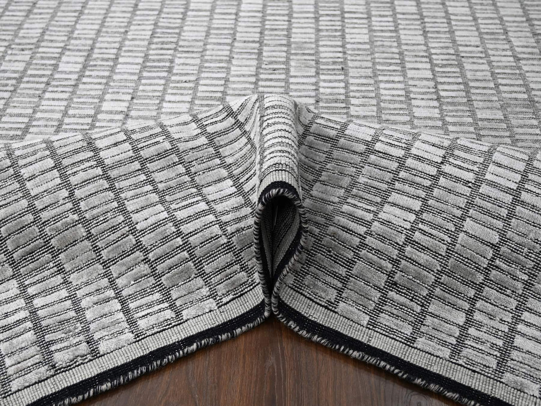 7'10" x 10'0" New Hand Loomed Grey Wool and Plant based Silk Rectangle Oriental Rug - MOA10284297