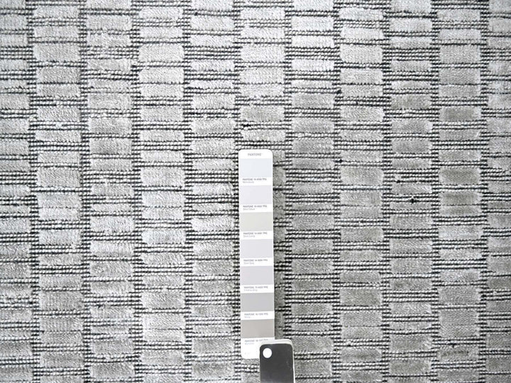 7'10" x 10'0" New Hand Loomed Grey Wool and Plant based Silk Rectangle Oriental Rug - MOA10284297