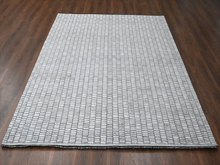 7'10" x 10'0" New Hand Loomed Grey Wool and Plant based Silk Rectangle Oriental Rug - MOA10284307