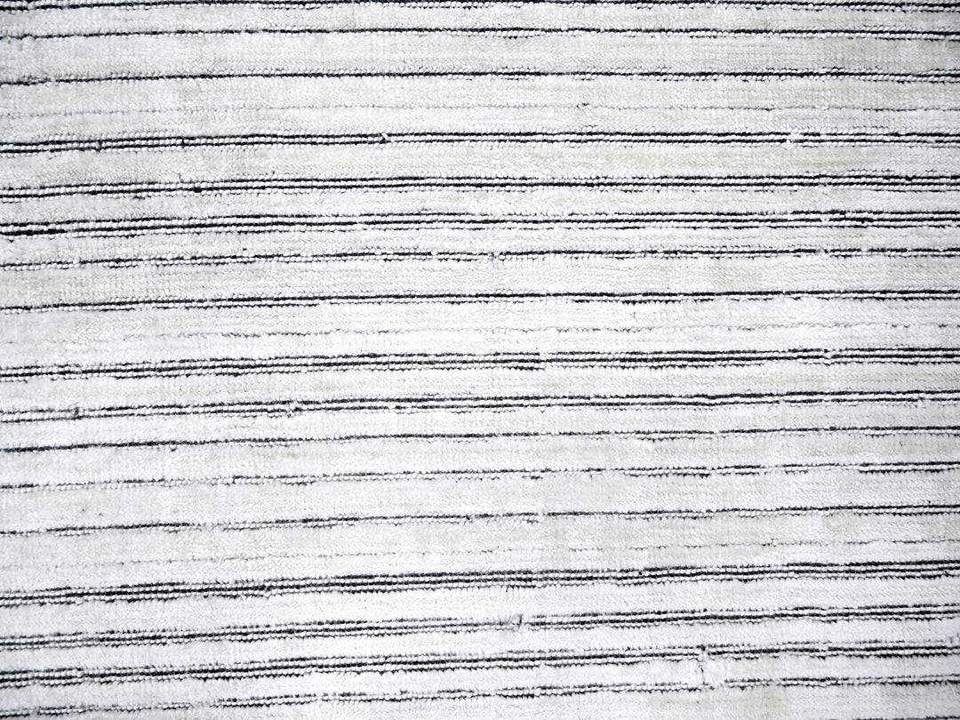 7'10" x 10'0" New Hand Loomed Ivory Wool and Plant based Silk Rectangle Oriental Rug - MOA10284334