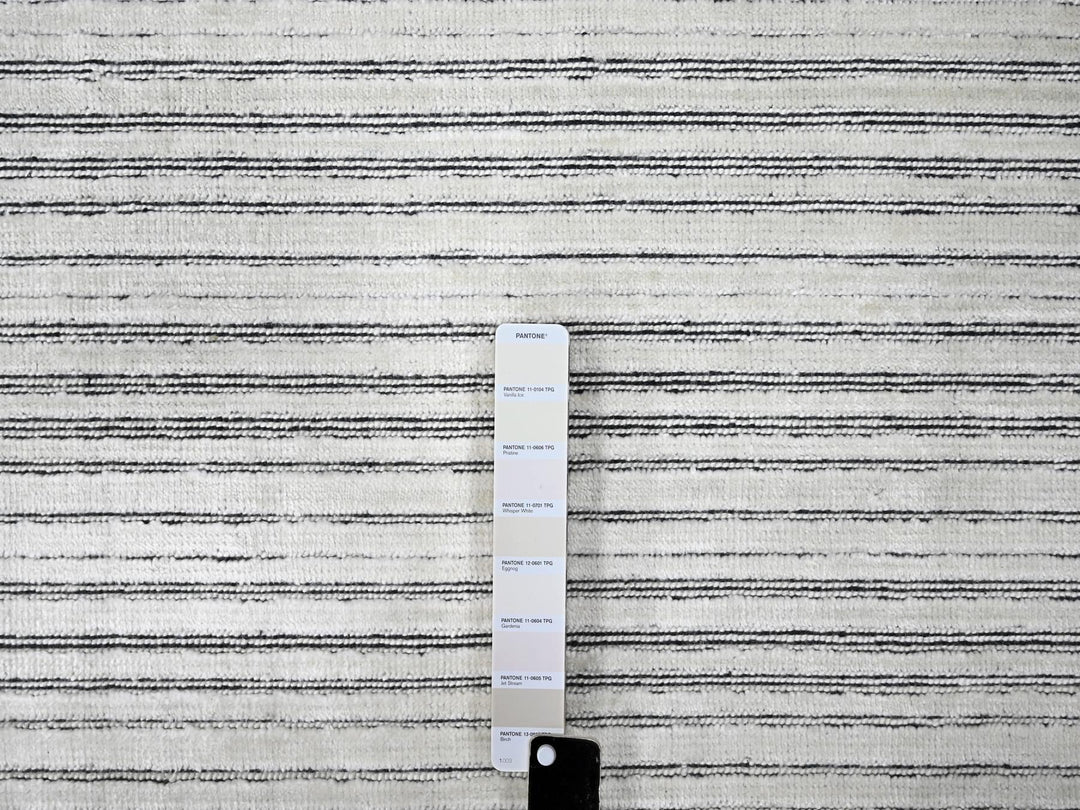 11'11" x 18'1" New Hand Loomed Ivory Wool and Plant based Silk Rectangle Oriental Rug - MOA10284582