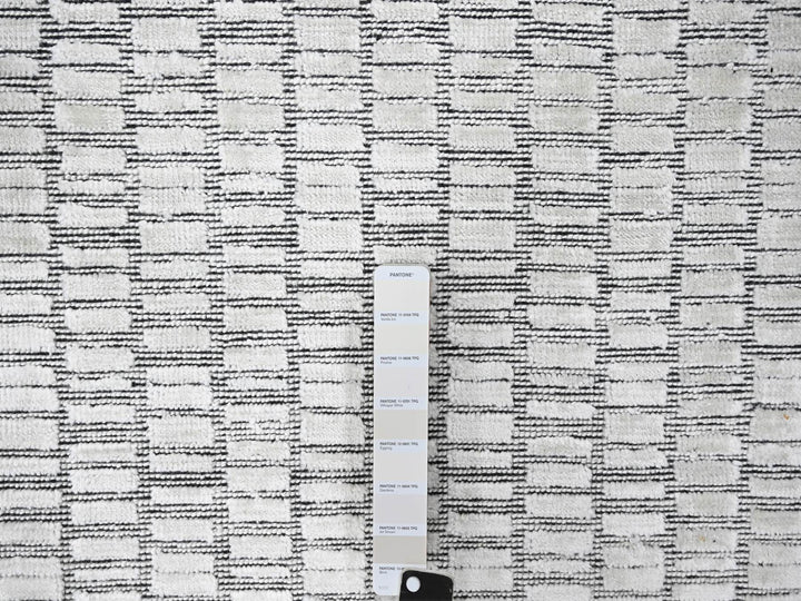 9'0" x 11'9" New Hand Loomed Ivory Wool and Plant based Silk Rectangle Oriental Rug - MOA10284585