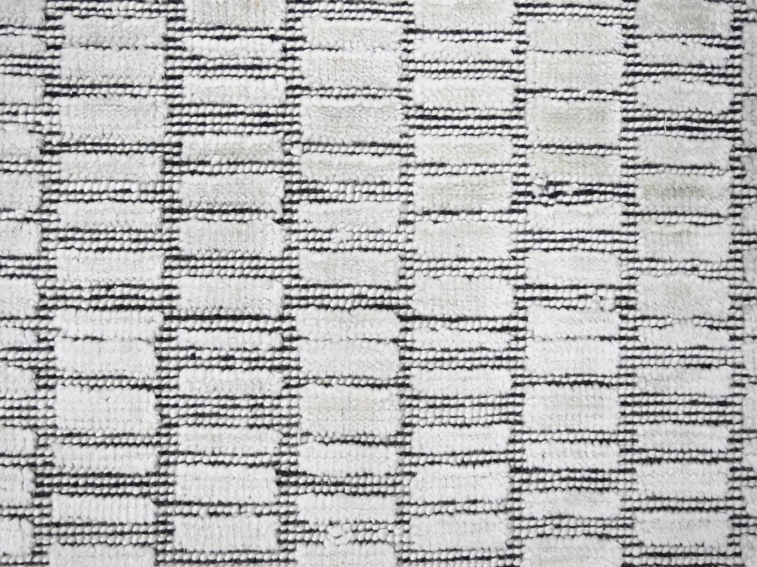 9'0" x 11'9" New Hand Loomed Ivory Wool and Plant based Silk Rectangle Oriental Rug - MOA10284585