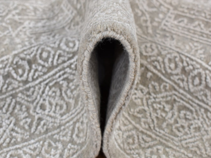 5'9" x 9'0" New Hand Loomed Grey Wool and Plant based Silk Rectangle Oriental Rug - MOA10287003