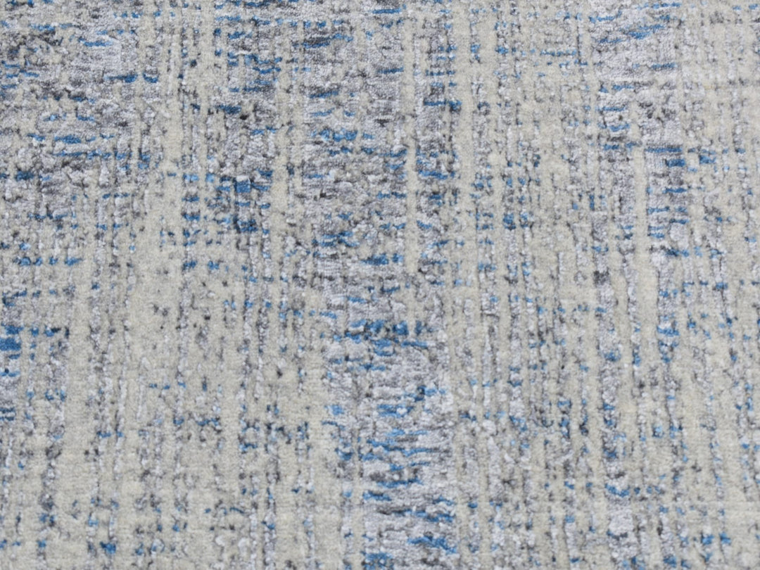 2'6" x 9'9" New Hand Loomed Grey Wool & Silk Runner Oriental Rug - MOA10287268