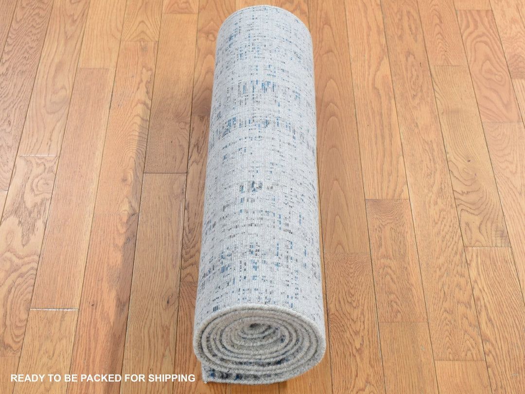 2'6" x 9'9" New Hand Loomed Grey Wool & Silk Runner Oriental Rug - MOA10287268