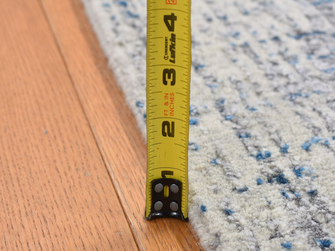 2'6" x 9'9" New Hand Loomed Grey Wool & Silk Runner Oriental Rug - MOA10287268