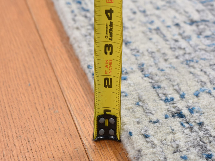 2'6" x 9'9" New Hand Loomed Grey Wool & Silk Runner Oriental Rug - MOA10287268