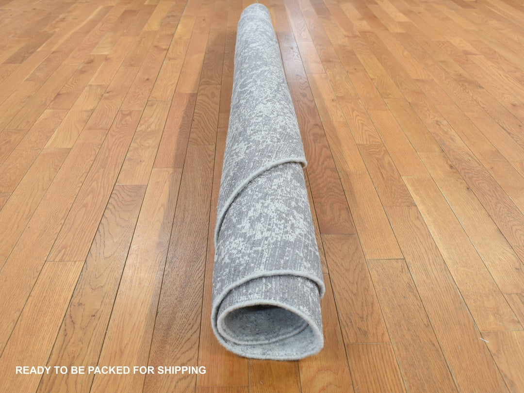 7'9" x 7'9" New Hand Loomed Grey Wool & Silk Round Oriental Rug - MOA10287359