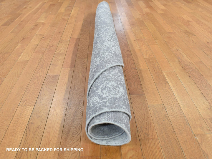 7'9" x 7'9" New Hand Loomed Grey Wool & Silk Round Oriental Rug - MOA10287359