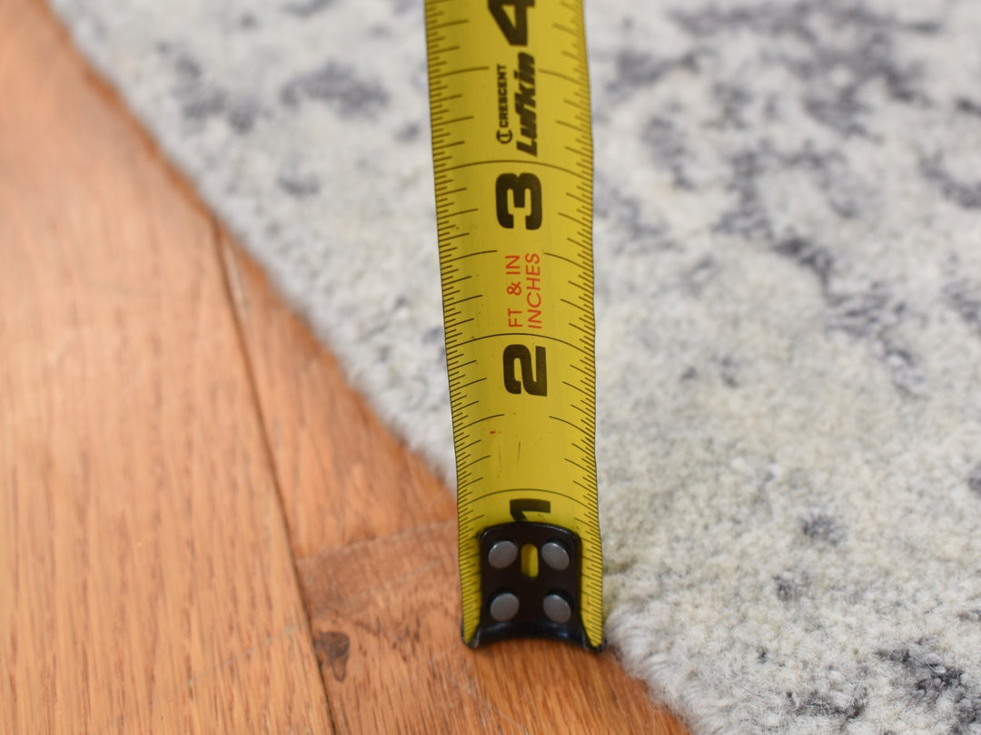 7'9" x 7'9" New Hand Loomed Grey Wool & Silk Round Oriental Rug - MOA10287359