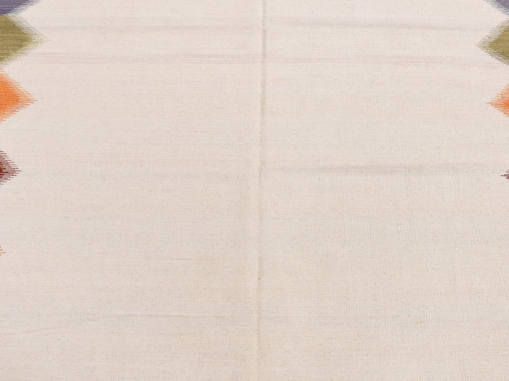 5'5" x 7'10" New Hand Woven Ivory Wool Rectangle Oriental Rug - MOA10287885