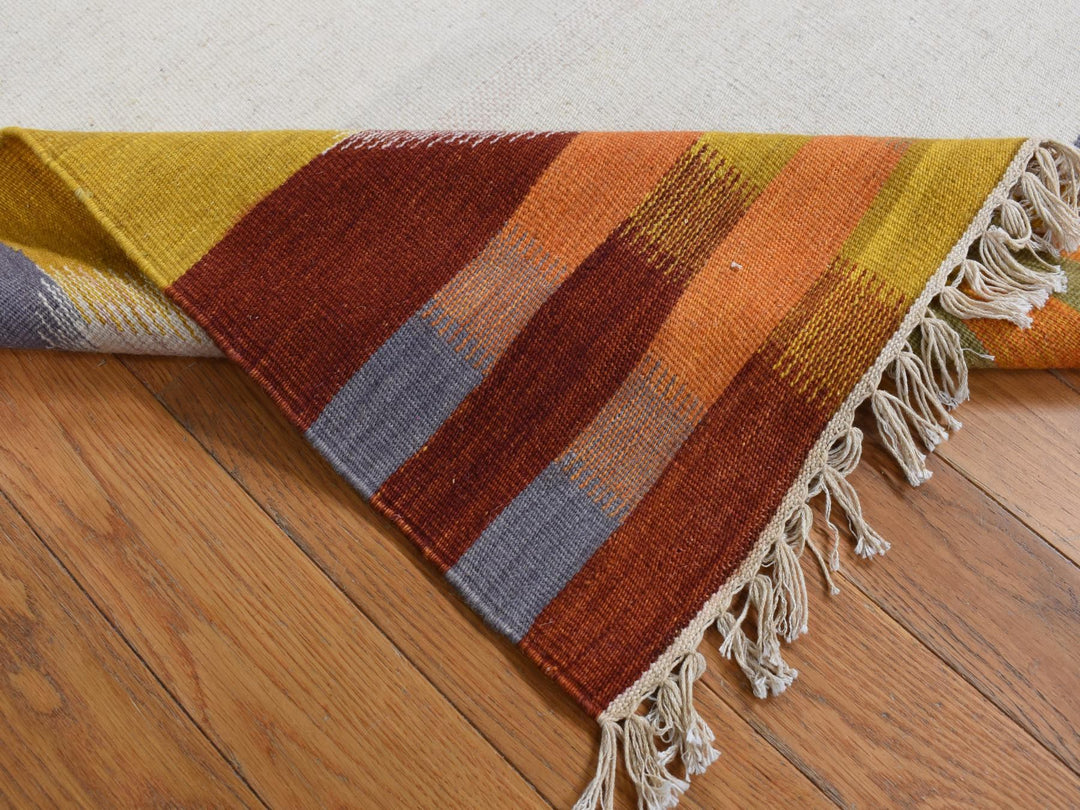 5'5" x 7'10" New Hand Woven Ivory Wool Rectangle Oriental Rug - MOA10287890