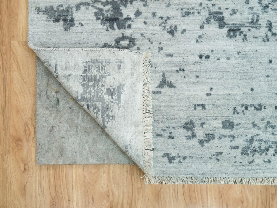 9'10" x 10'1" New Hand Knotted Grey Wool & Silk Square Oriental Rug - MOA10290134