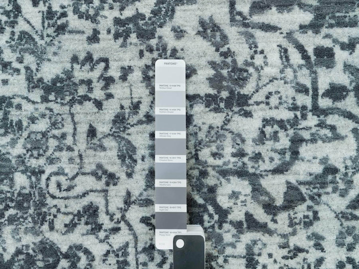 9'10" x 10'1" New Hand Knotted Grey Wool & Silk Square Oriental Rug - MOA10290134