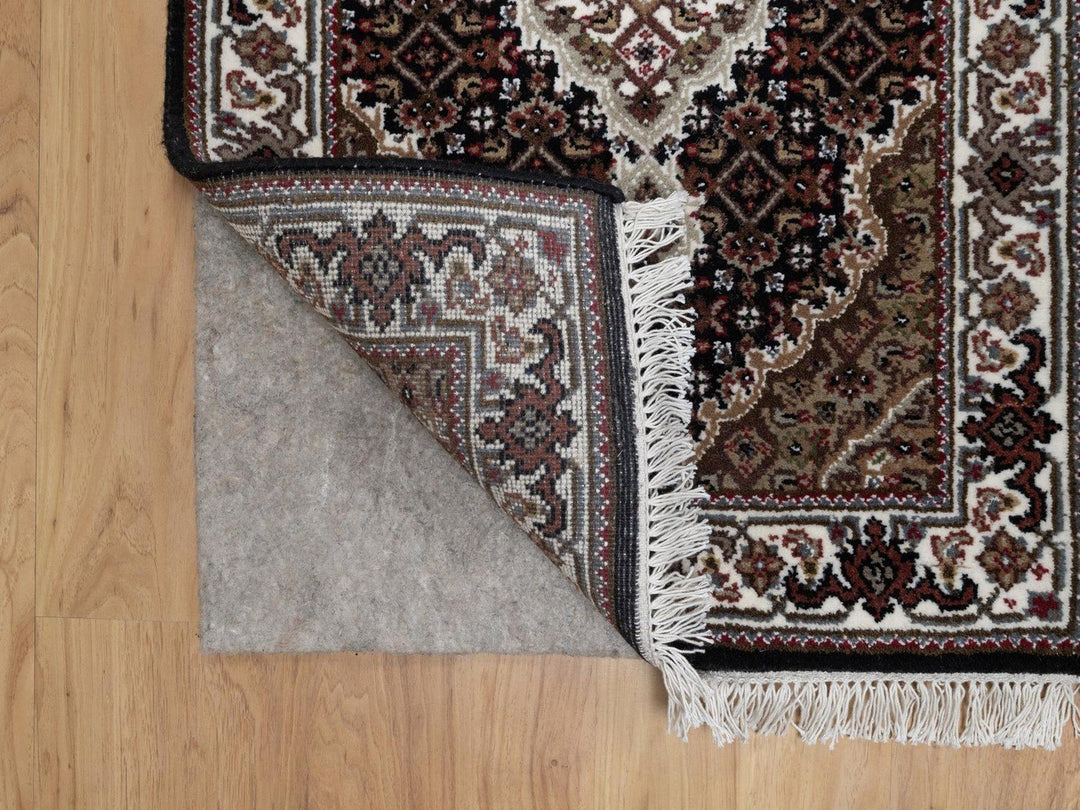 1'11" x 3'0" New Hand Knotted Black Wool Rectangle Oriental Rug - MOA10291567