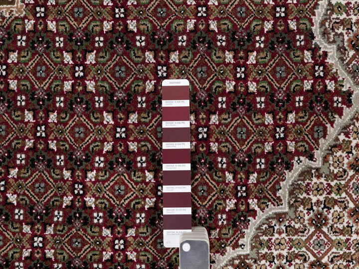 7'8" x 9'10" New Hand Knotted Red Wool Rectangle Oriental Rug - MOA10291594