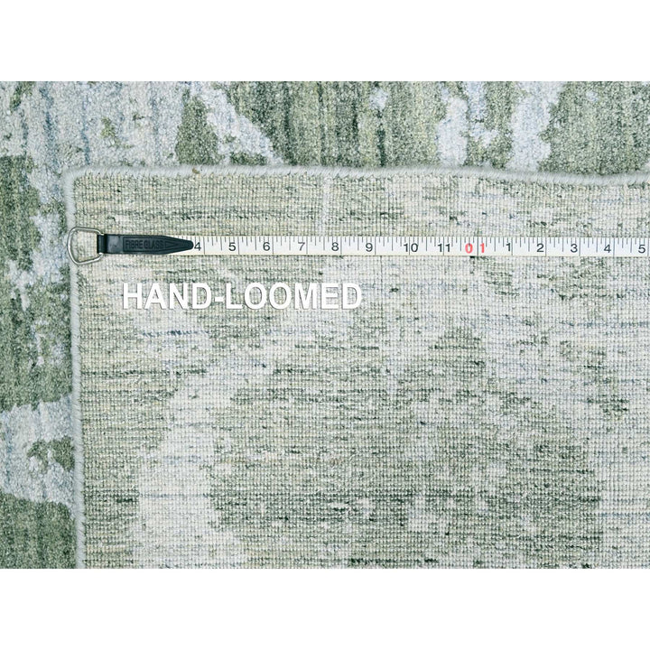 5'5" x 7'5" New Hand Loomed Green Wool & Silk Rectangle Oriental Rug - MOA10210283