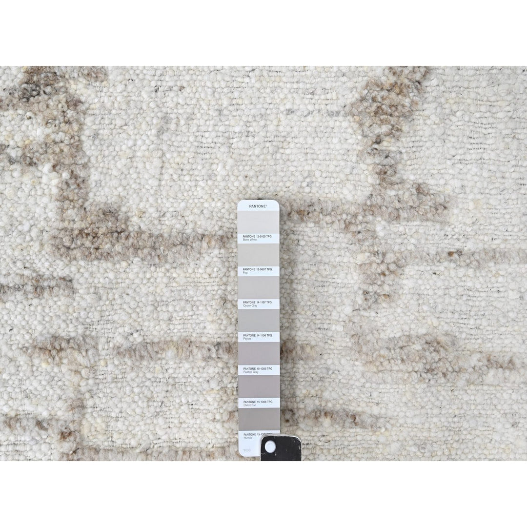 9'10" x 13'10" New Hand Knotted Ivory Wool Rectangle Oriental Rug - MOA10210292