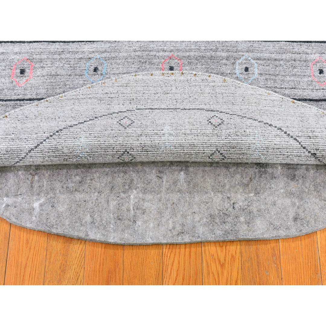 4'1" x 4'1" New Hand Loomed Grey Wool & Silk Round Oriental Rug - MOA10259966