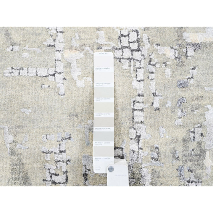 11'9" x 11'9" New Hand Knotted Grey Wool & Silk Round Oriental Rug - MOA10262693