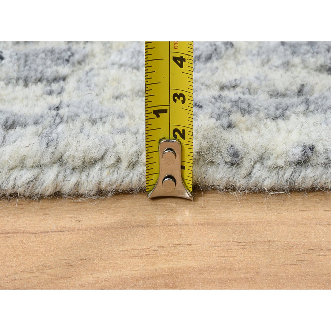 2'6" x 12'0" New Hand Loomed Grey Wool & Silk Runner Oriental Rug - MOA10263754