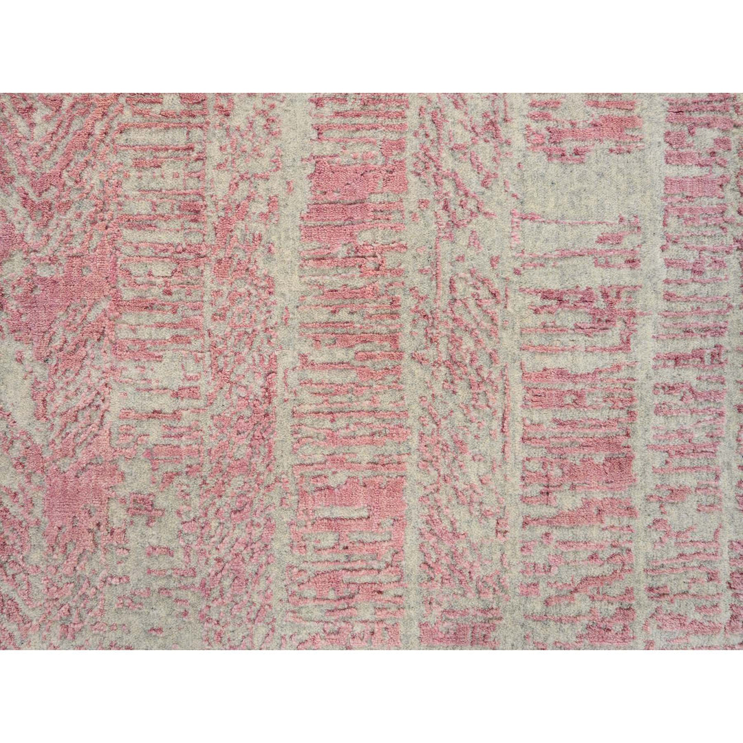 2'6" x 8'0" New Hand Loomed Pink Wool & Silk Runner Oriental Rug - MOA10264812