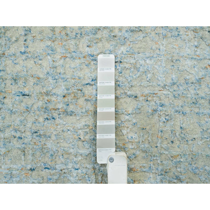 9'10" x 9'10" New Hand Loomed Grey Wool & Silk Round Oriental Rug - MOA10265200