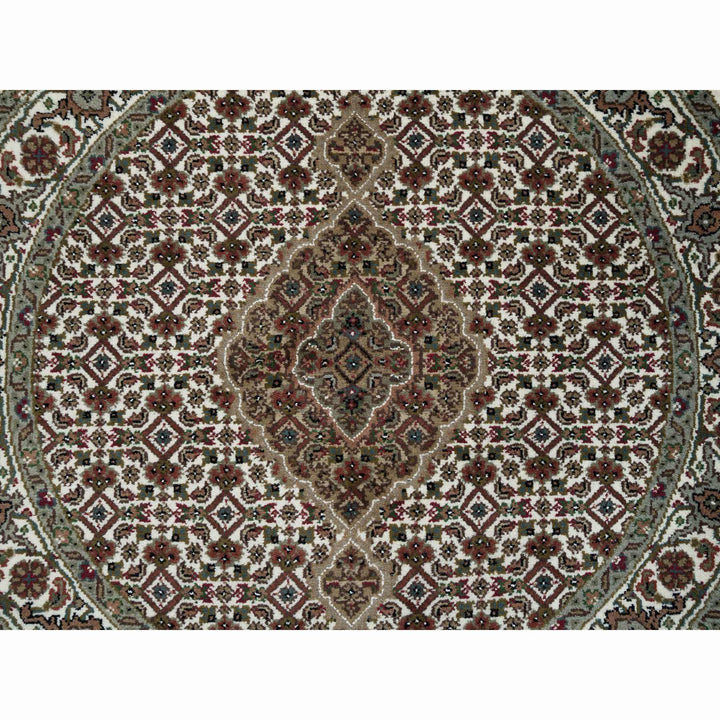3'4" x 3'4" New Hand Knotted Ivory Wool Round Oriental Rug - MOA10265787