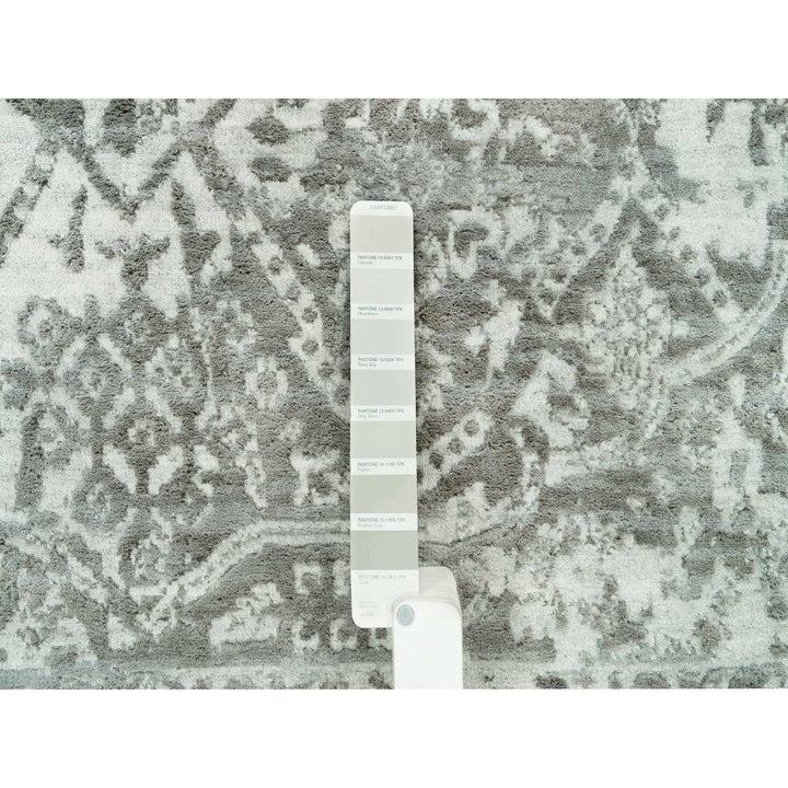 9'11" x 14'0" New Hand Knotted Grey Wool & Silk Rectangle Oriental Rug - MOA10265874