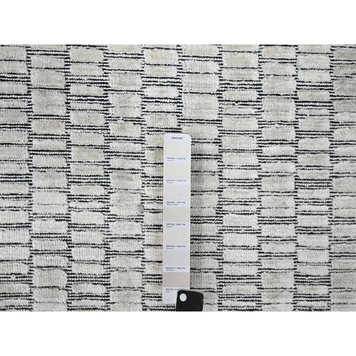 13'11" x 16'1" New Hand Loomed Ivory Wool and Plant based Silk Rectangle Oriental Rug - MOA10284587