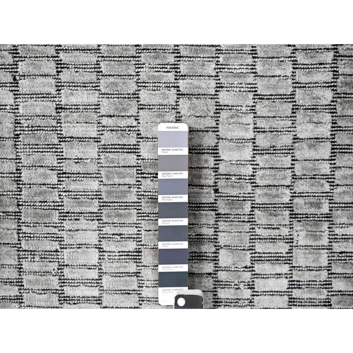 2'0" x 3'0" New Hand Loomed Grey Wool and Plant based Silk Rectangle Oriental Rug - MOA10284656
