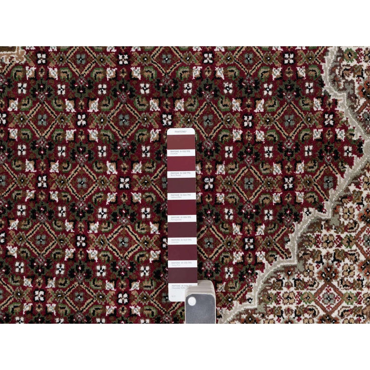 7'8" x 9'10" New Hand Knotted Red Wool Rectangle Oriental Rug - MOA10291594