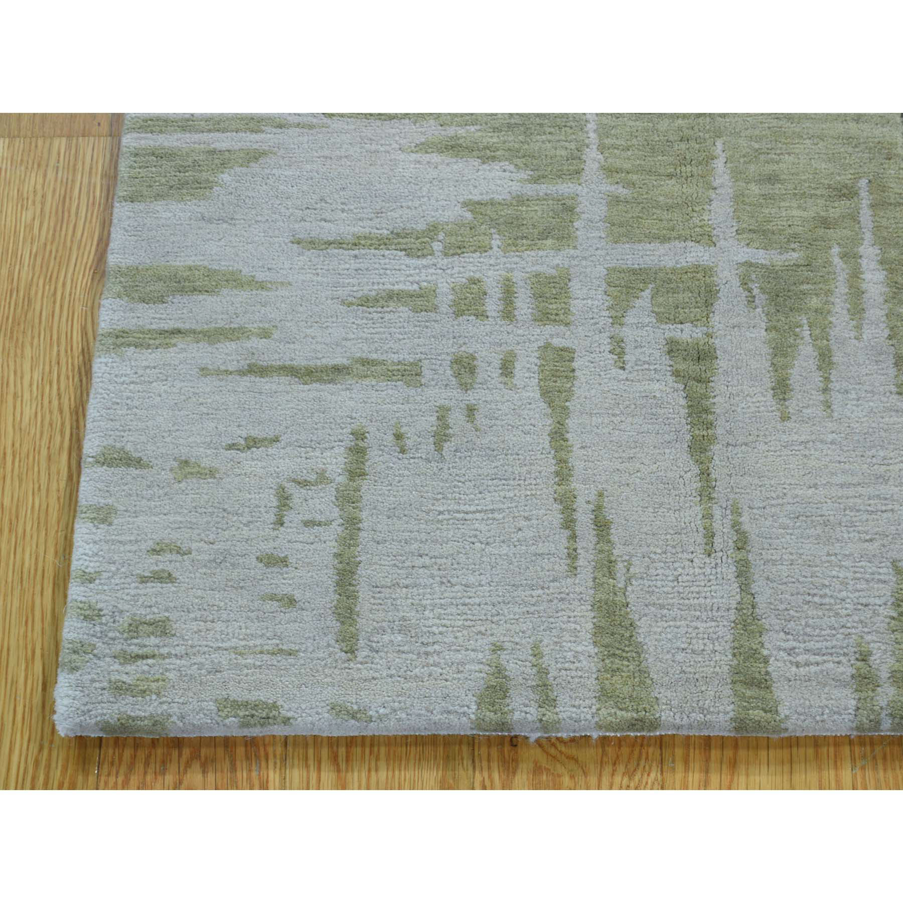 2'x2' Abstract Design Modern Wool and Silk Hand Woven Oriental Rug 