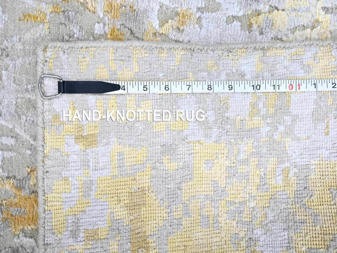 2'7" x 7'10" New Hand Knotted Beige Wool & Silk Runner Oriental Rug - MOA10210196