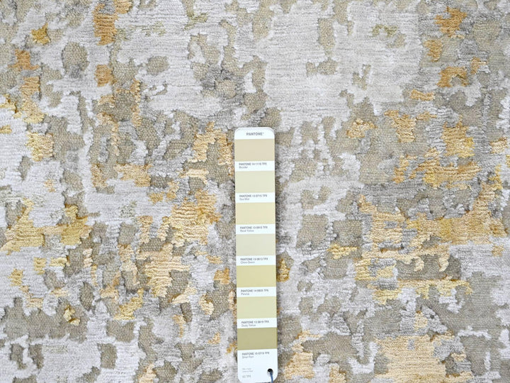5'0" x 6'11" New Hand Knotted Beige Wool & Silk Rectangle Oriental Rug - MOA10210200