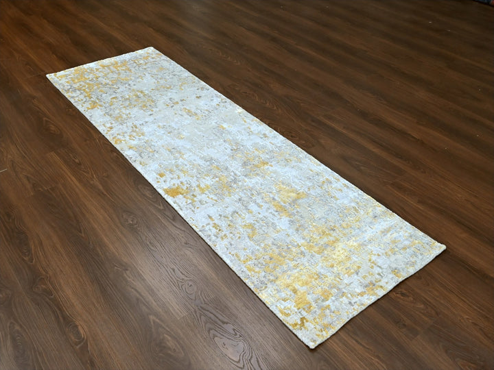 2'7" x 7'10" New Hand Knotted Beige Wool & Silk Runner Oriental Rug - MOA10210201