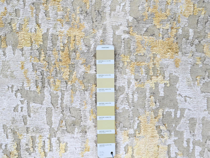 2'7" x 7'10" New Hand Knotted Beige Wool & Silk Runner Oriental Rug - MOA10210201