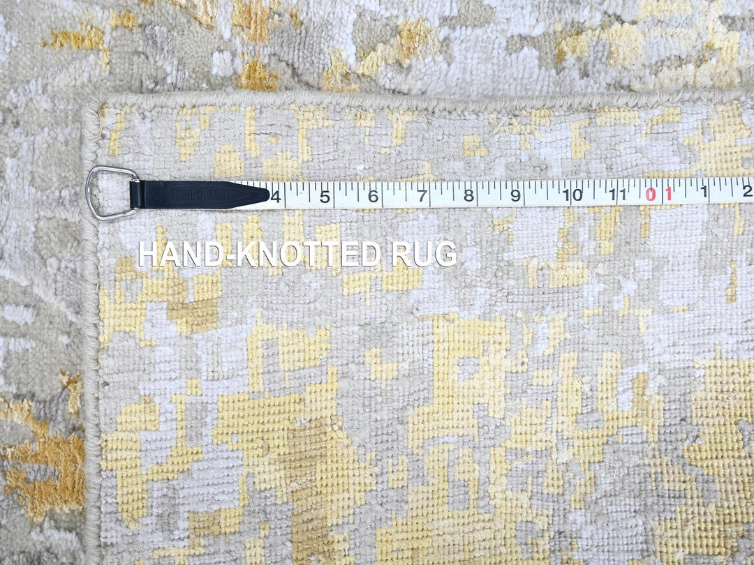 2'7" x 7'10" New Hand Knotted Beige Wool & Silk Runner Oriental Rug - MOA10210201