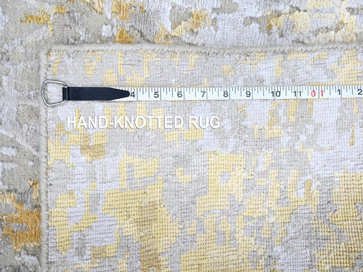 2'7" x 7'10" New Hand Knotted Beige Wool & Silk Runner Oriental Rug - MOA10210201