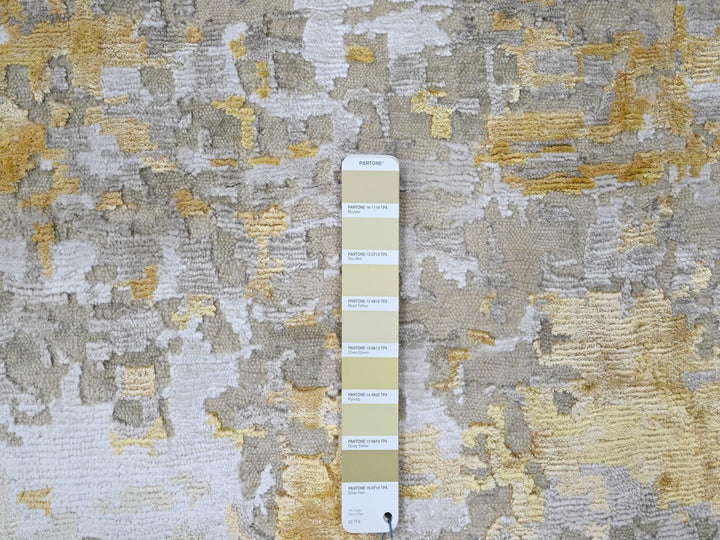9'9" x 9'11" New Hand Knotted Beige Wool & Silk Round Oriental Rug - MOA10210209