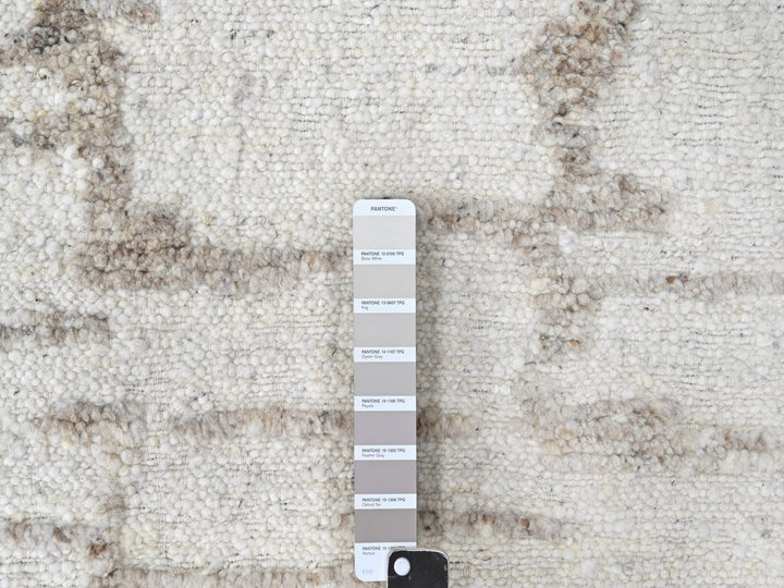 9'10" x 13'10" New Hand Knotted Ivory Wool Rectangle Oriental Rug - MOA10210292