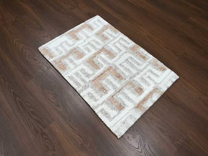 2'1" x 3'0" New Hand Knotted Ivory Wool Rectangle Oriental Rug - MOA10210330