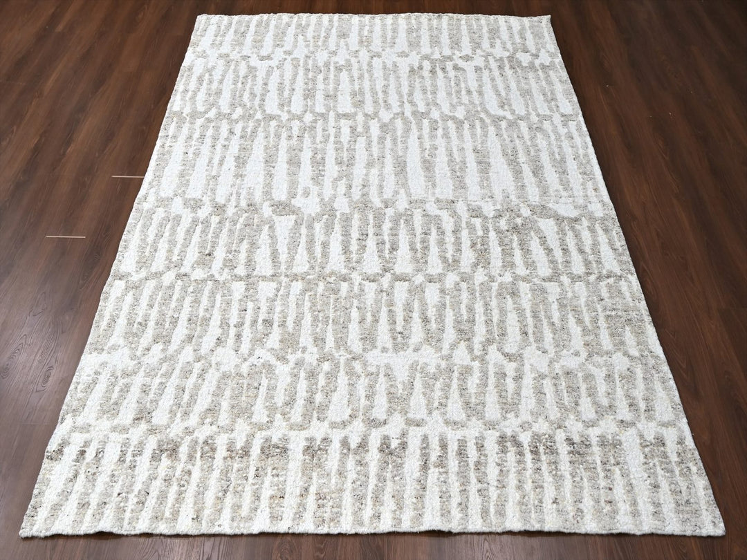 8'0" x 9'10" New Hand Knotted Ivory Wool Rectangle Oriental Rug - MOA10210350