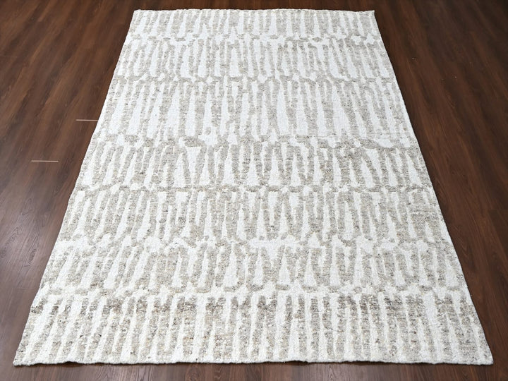 8'0" x 9'10" New Hand Knotted Ivory Wool Rectangle Oriental Rug - MOA10210350