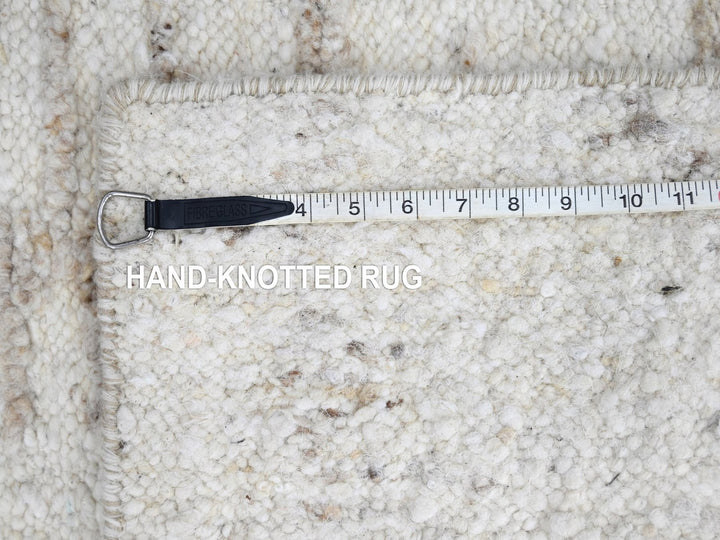 2'0" x 2'10" New Hand Knotted Ivory Wool Rectangle Oriental Rug - MOA10210356