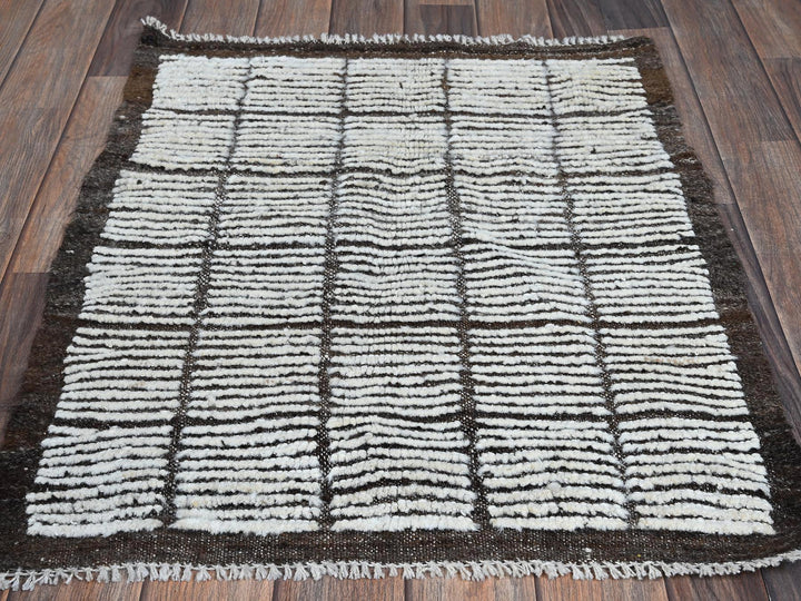 2'2" x 2'8" New Hand Knotted Ivory Wool Rectangle Oriental Rug - MOA1021398